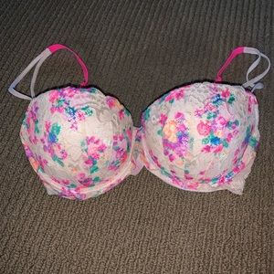 Victoria’s Secret Floral Lace Push-Up Bra